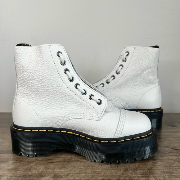 DR. MARTENS NEW Women's Sinclair Leather Platform Boots Size 8 #524 - Picture 5 of 9